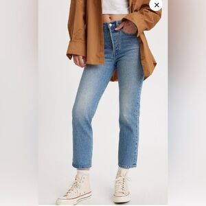 Levi’s wedgie straight jeans